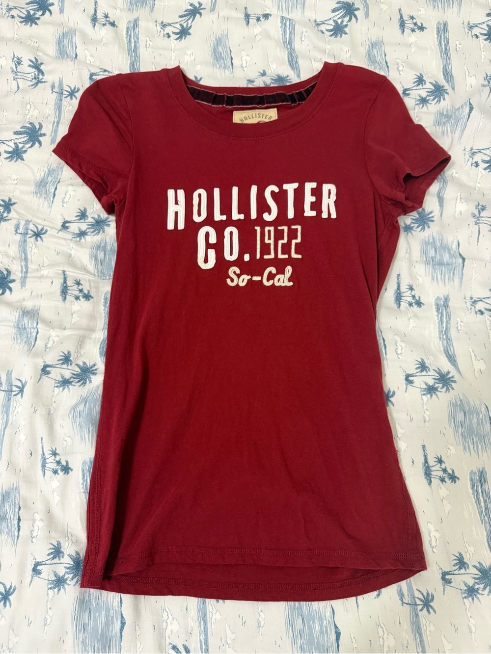 Hollister limited edition 2000s collection maroon  size small shirt